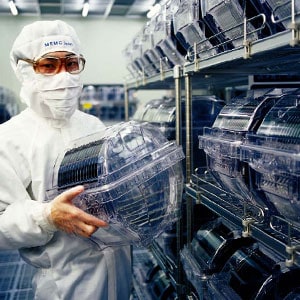 monitoring particles in ultra-pure chemicals