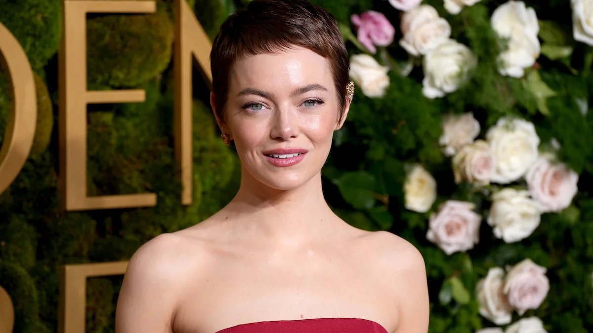 Emma Stone attends the 82nd annual Golden Globes (Credit: Jeff Kravitz/FilmMagic)